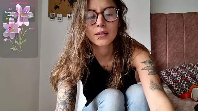 Emmy petit online show from 02-06-26, 05:05