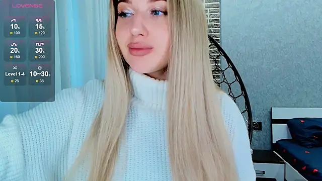 Snapshot of Evacadooo chatting on 10-26-25, 03:56 Evacadooo online show from 10-26-25, 03:56