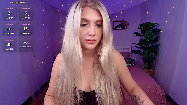 Evacadooo online show from 07-07-26, 02:58