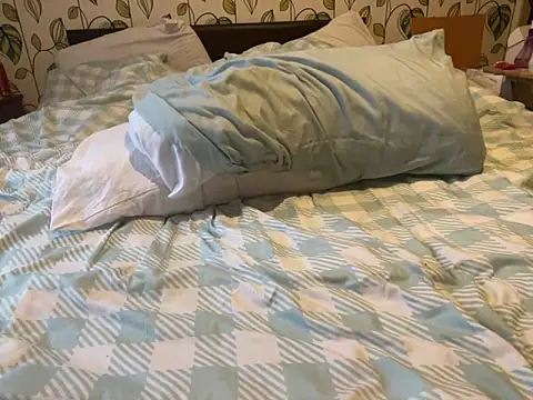 Snapshot of iveedie017 chatting on 12-04-24, 02:37 iveedie017 online show from 12-04-24, 02:37