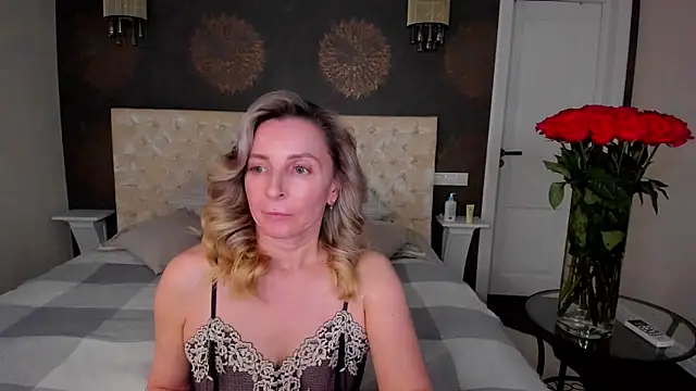 Snapshot of AllisonWilliams chatting on 09-15-25, 05:24 AllisonWilliams online show from 09-15-25, 05:24