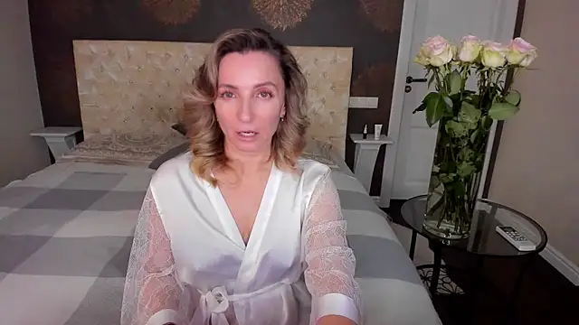 Snapshot of AllisonWilliams chatting on 10-29-25, 05:47 AllisonWilliams online show from 10-29-25, 05:47