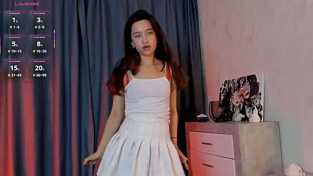 Snapshot of EmeliaReaper chatting on 09-11-25, 05:02 EmeliaReaper online show from 09-11-25, 05:02