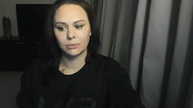MollyCheiz online show from 12-22-25, 10:07