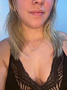 Snapshot of cheylm chatting on 12-12-24, 04:04 cheylm online show from 12-12-24, 04:04