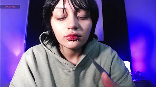 Snapshot of honney_dark chatting on 01-11-25, 06:24 honney dark online show from 01-11-25, 06:24
