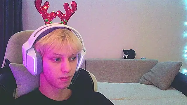 Ostin meow online show from 12-18-24, 12:40