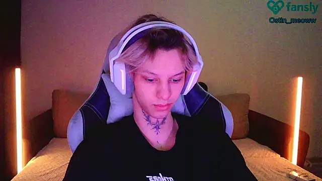 Ostin meow online show from 02-28-25, 01:25