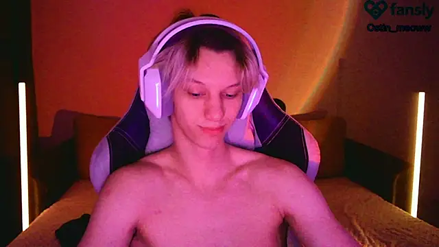 Ostin meow online show from 03-14-25, 01:35