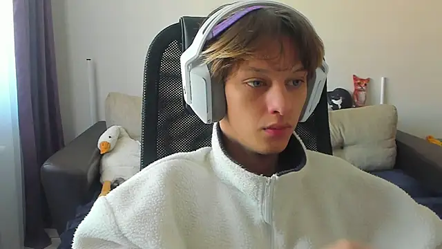 Ostin meow online show from 09-11-25, 02:33