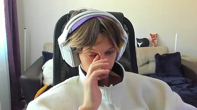 Ostin meow online show from 09-15-25, 03:50