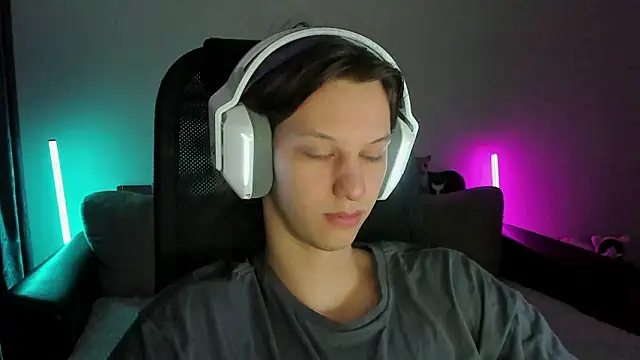 Ostin meow online show from 02-08-26, 01:14