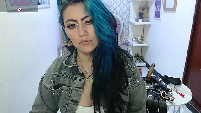 Snapshot of scarleth_blue chatting on 01-17-25, 09:28 scarleth blue online show from 01-17-25, 09:28