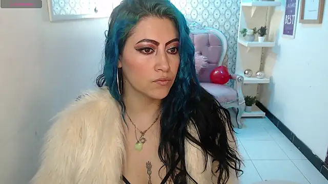 Snapshot of scarleth_blue chatting on 02-19-25, 03:06 scarleth blue online show from 02-19-25, 03:06