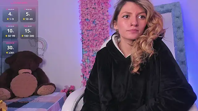Snapshot of summer_sweet_ chatting on 12-17-24, 07:18 summer sweet online show from 12-17-24, 07:18