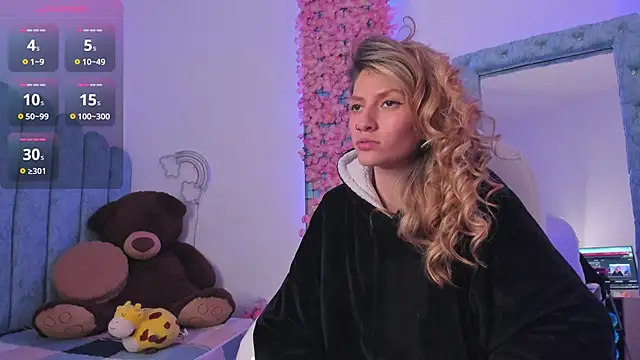 Snapshot of summer_sweet_ chatting on 12-17-24, 10:34 summer sweet online show from 12-17-24, 10:34