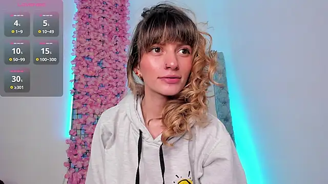 Snapshot of summer_sweet_ chatting on 01-14-25, 03:53 summer sweet online show from 01-14-25, 03:53