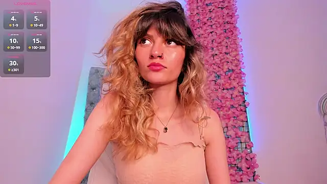 Snapshot of summer_sweet_ chatting on 02-20-25, 04:07 summer sweet online show from 02-20-25, 04:07