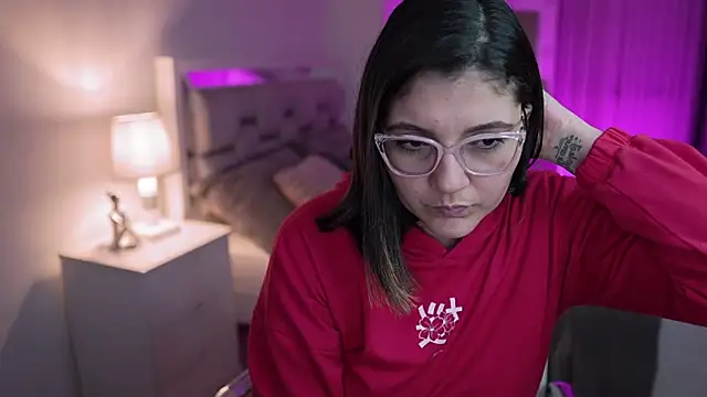 Camilaa bueno online show from 12-12-24, 05:52