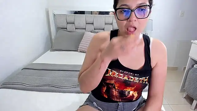 Snapshot of Camilaa_bueno chatting on 07-29-26, 03:15 Camilaa bueno online show from 07-29-26, 03:15