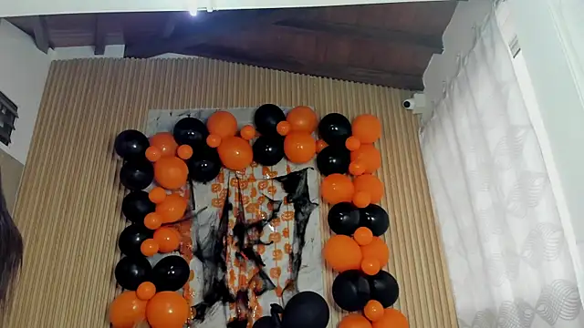 Snapshot of Any_topless chatting on 11-01-25, 11:01 Any topless online show from 11-01-25, 11:01