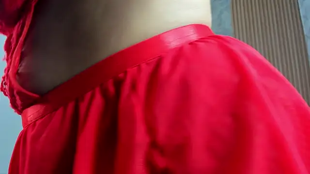 Any topless online show from 01-12-26, 11:04