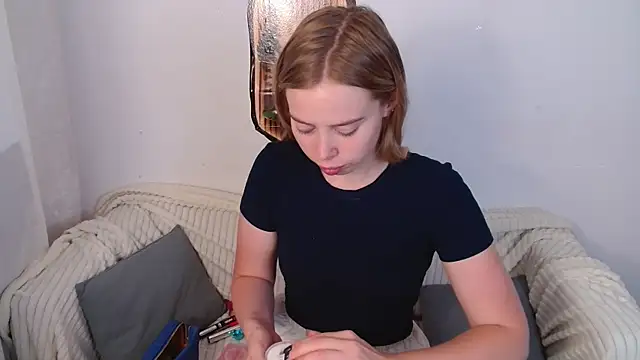sofiaa here online show from 06-12-26, 12:09