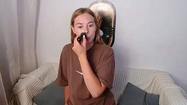 sofiaa here online show from 06-24-26, 12:09