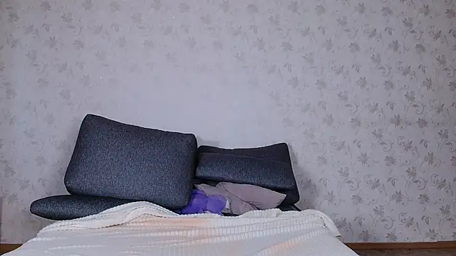 sofiaa here online show from 07-24-26, 11:47