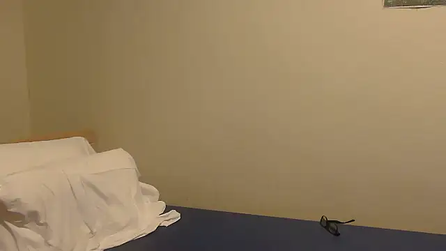 housewife shantie online show from 10-19-25, 07:31