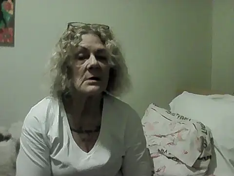 housewife shantie online show from 03-08-26, 07:28