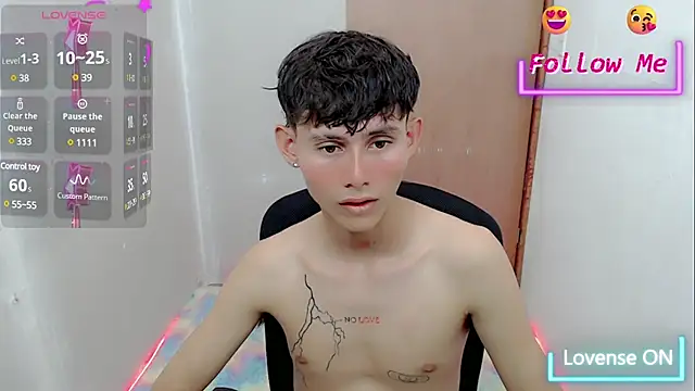 Snapshot of tanjiro_cute chatting on 01-14-25, 10:27 tanjiro cute online show from 01-14-25, 10:27