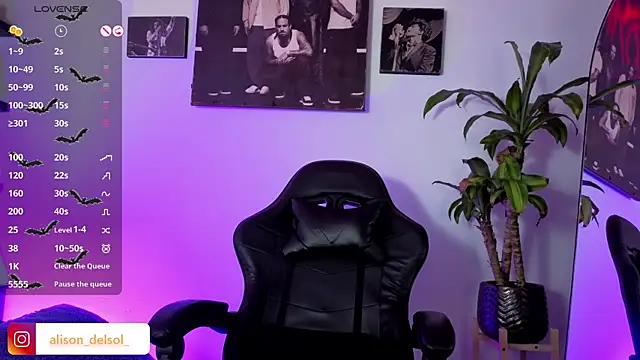 Snapshot of Alisson_Wynter chatting on 12-04-25, 03:27 Alisson Wynter online show from 12-04-25, 03:27