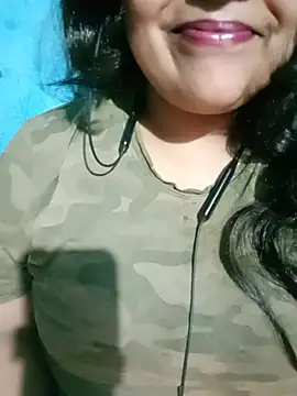 Snapshot of Love-Veronica chatting on 06-25-26, 06:23 Love-Veronica online show from 06-25-26, 06:23