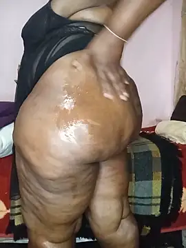 Snapshot of Sweetblackassxxx505 chatting on 06-02-26, 11:40 Sweetblackassxxx505 online show from 06-02-26, 11:40