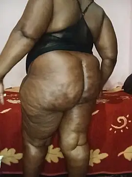 Snapshot of Sweetblackassxxx505 chatting on 06-14-26, 05:04 Sweetblackassxxx505 online show from 06-14-26, 05:04