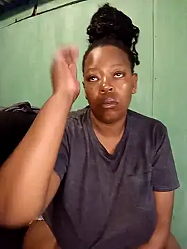 curvyloneah75 online show from 04-23-26, 07:09