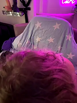 CurvyAnonymousGirl89 online show from 09-11-25, 03:12