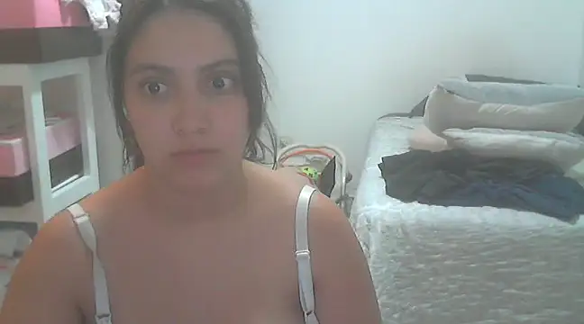 Snapshot of xBubblyBarbiexx chatting on 01-08-25, 02:03 xBubblyBarbiexx online show from 01-08-25, 02:03