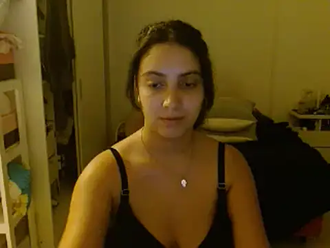 Snapshot of xBubblyBarbiexx chatting on 02-05-25, 02:08 xBubblyBarbiexx online show from 02-05-25, 02:08