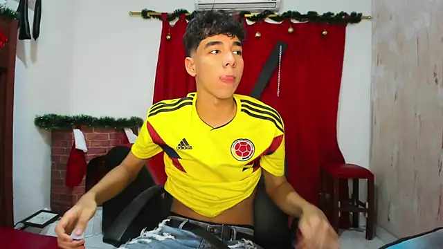 Snapshot of Harry_LatinBoy chatting on 12-11-24, 07:57 Harry LatinBoy online show from 12-11-24, 07:57