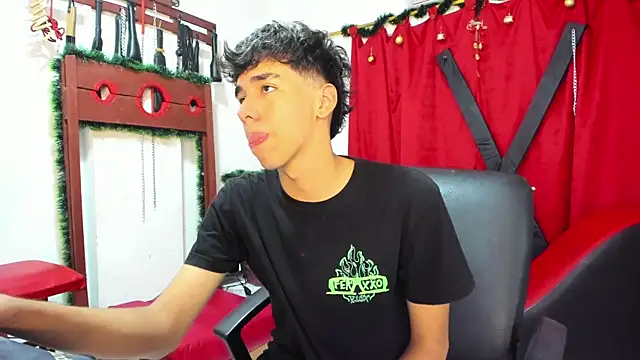 Snapshot of Harry_LatinBoy chatting on 12-16-24, 02:04 Harry LatinBoy online show from 12-16-24, 02:04