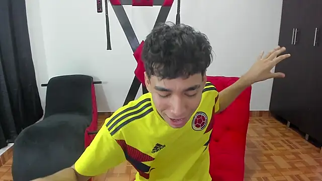 Snapshot of Harry_LatinBoy chatting on 01-12-25, 07:31 Harry LatinBoy online show from 01-12-25, 07:31