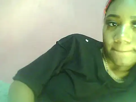 Snapshot of Fariana01 chatting on 12-11-24, 02:30 Fariana01 online show from 12-11-24, 02:30