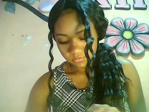 Snapshot of Fariana01 chatting on 01-05-25, 10:50 Fariana01 online show from 01-05-25, 10:50