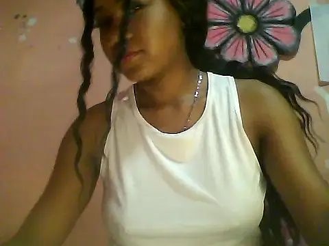 Snapshot of Fariana01 chatting on 01-25-25, 11:22 Fariana01 online show from 01-25-25, 11:22