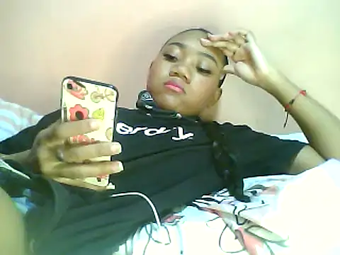 Snapshot of Fariana01 chatting on 02-08-25, 03:08 Fariana01 online show from 02-08-25, 03:08