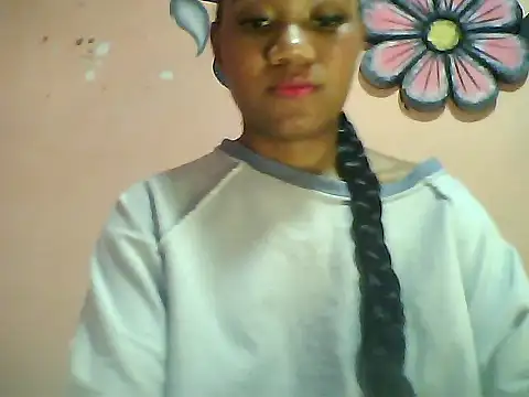 Snapshot of Fariana01 chatting on 02-10-25, 02:41 Fariana01 online show from 02-10-25, 02:41