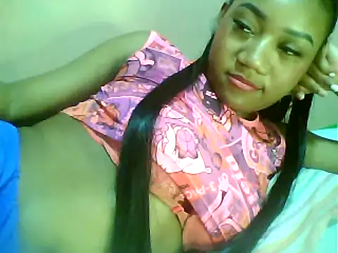 Snapshot of Fariana01 chatting on 02-13-25, 01:40 Fariana01 online show from 02-13-25, 01:40