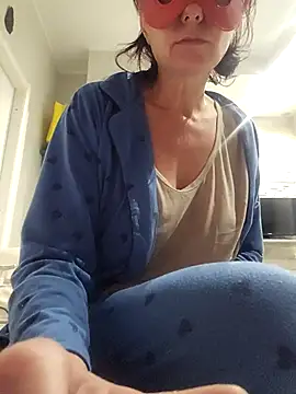 Vagabondainnamorata online show from 11-28-25, 04:04